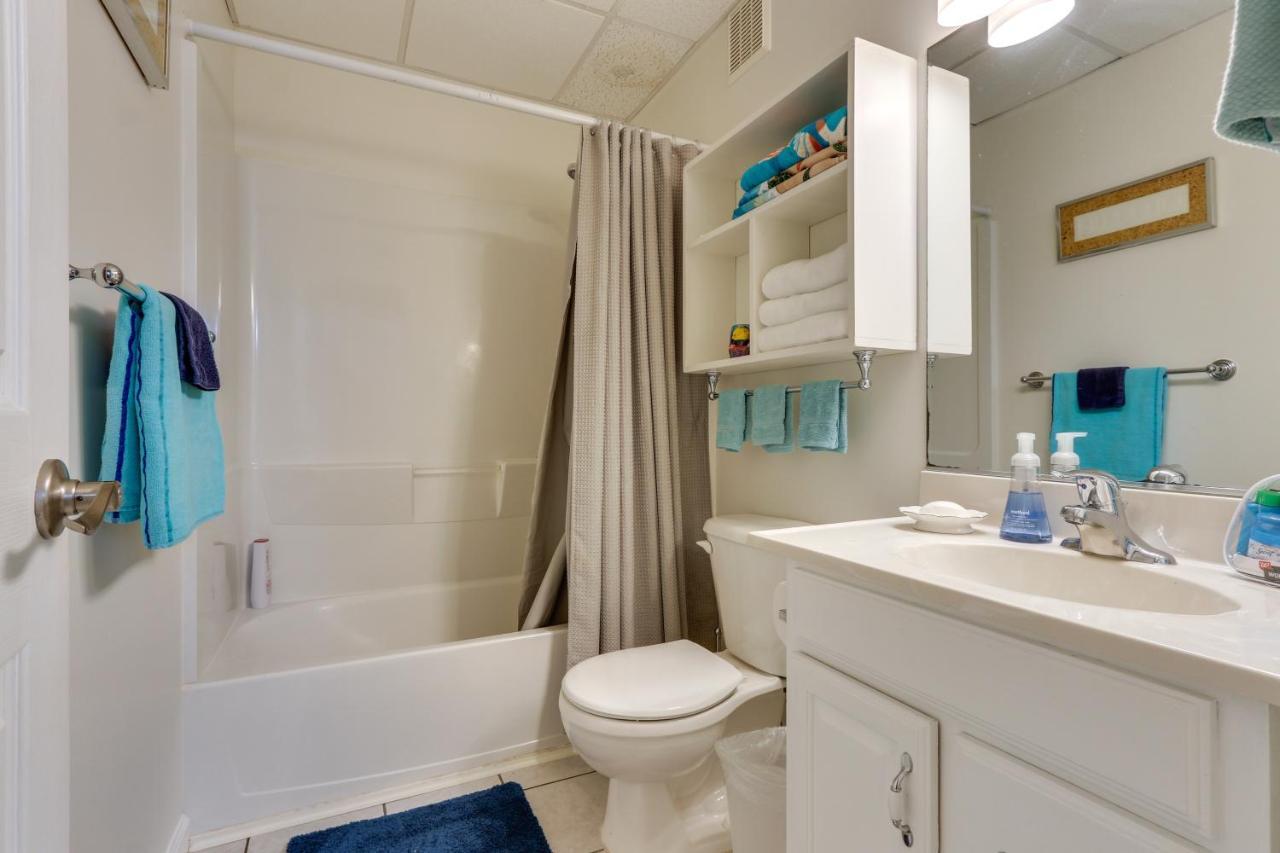 Hilton Head Screened Balcony, Beach Access! Apartment Hilton Head Island