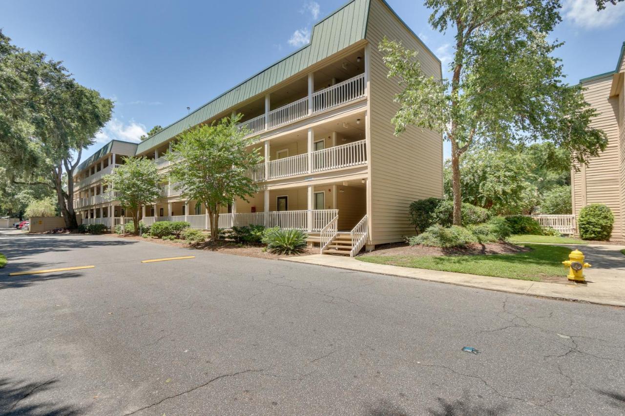 Hilton Head Screened Balcony, Beach Access! Apartment