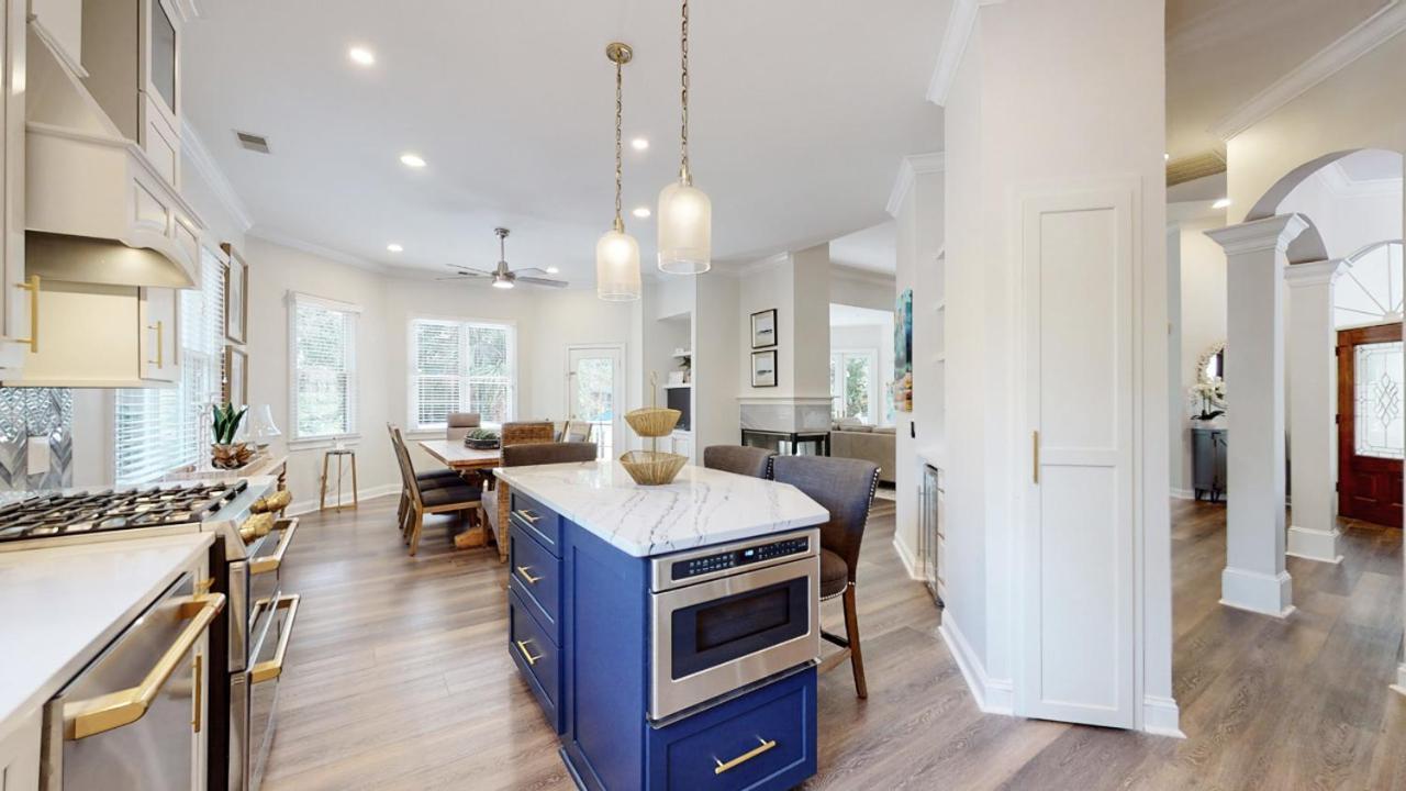 8 Flagg Dr