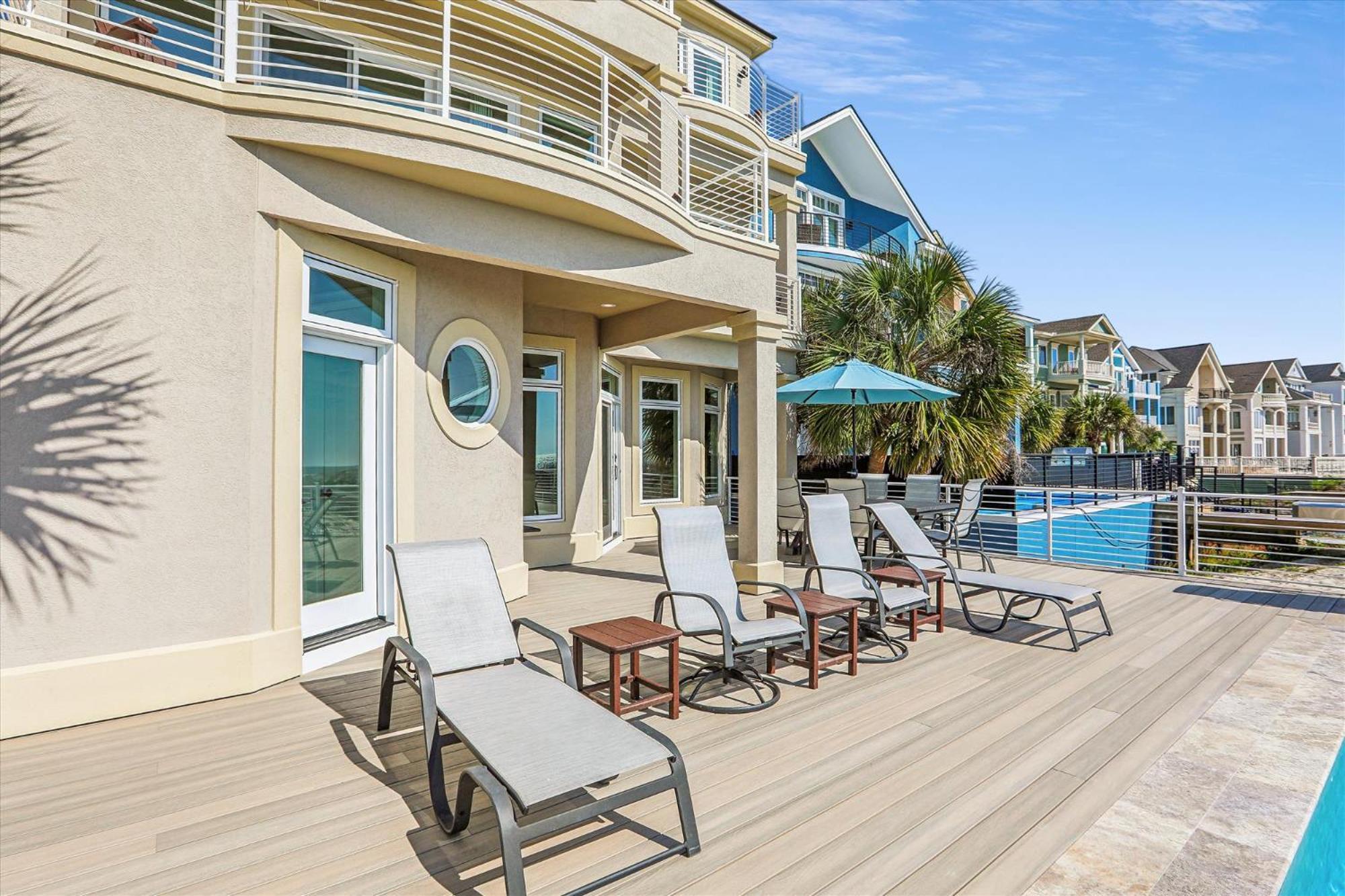 9 Singleton Place- Renovated, Oceanfront, Pool, Elevator, Free Activities Included *