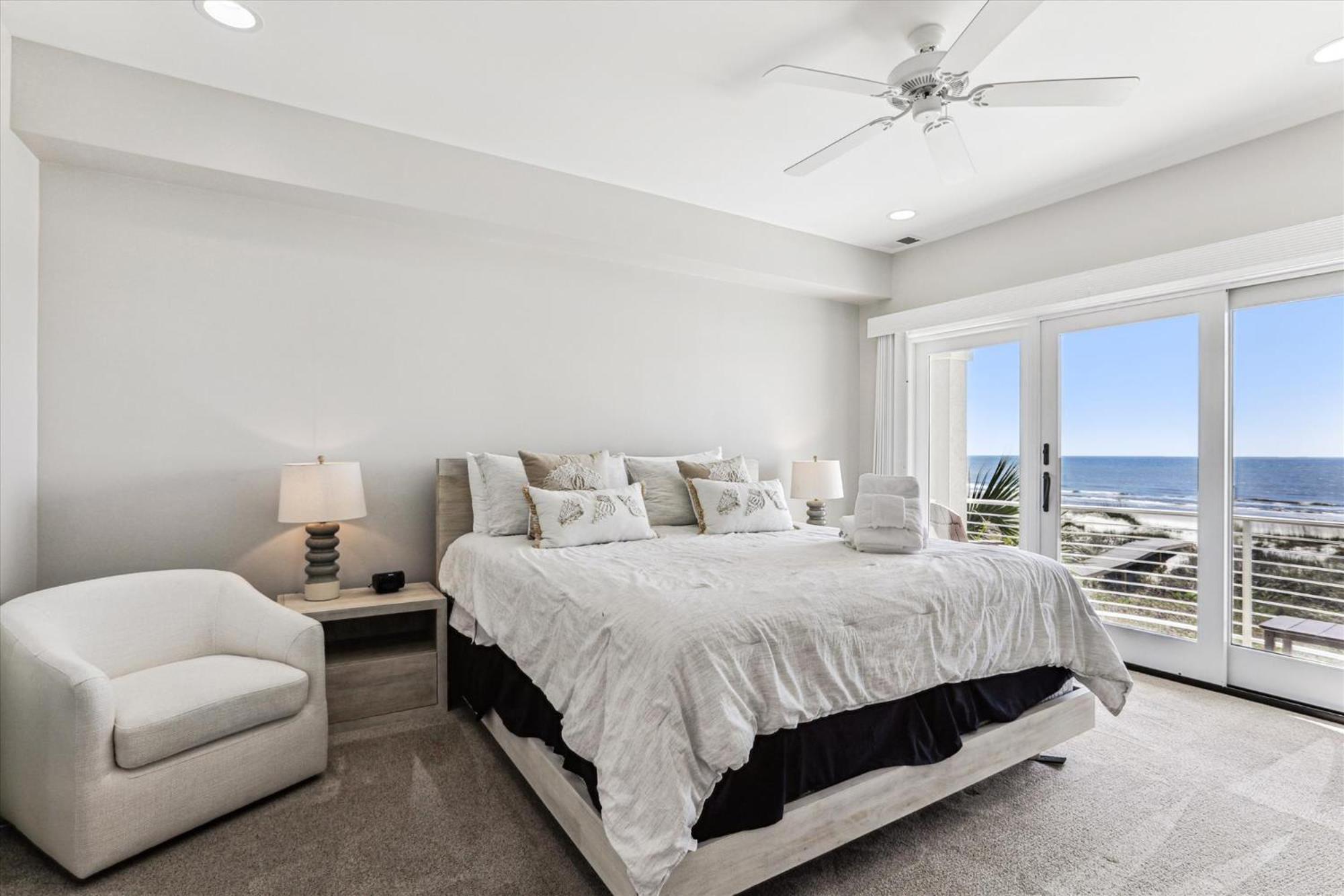 9 Singleton Place- Renovated, Oceanfront, Pool, Elevator, Free Activities Included *