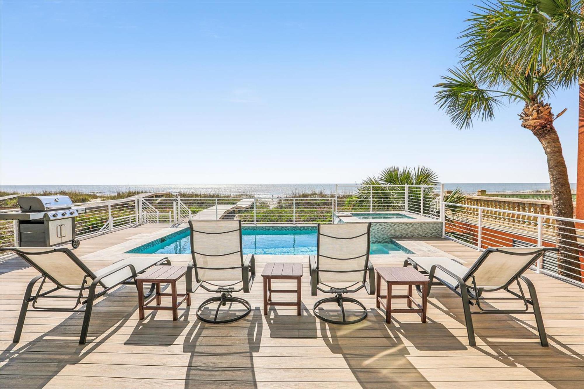 9 Singleton Place- Renovated, Oceanfront, Pool, Elevator, Free Activities Included Hilton Head Island