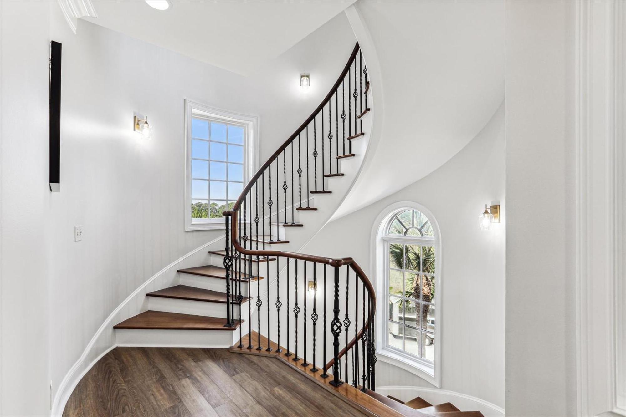 9 Singleton Place- Renovated, Oceanfront, Pool, Elevator, Free Activities Included Hilton Head Island