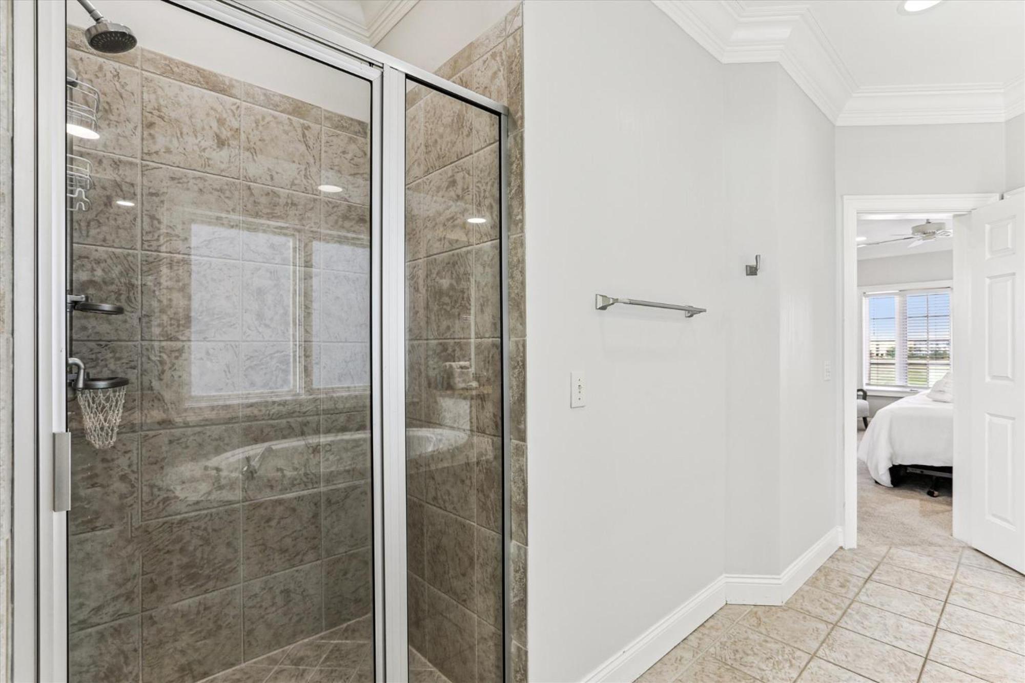 9 Singleton Place- Renovated, Oceanfront, Pool, Elevator, Free Activities Included *