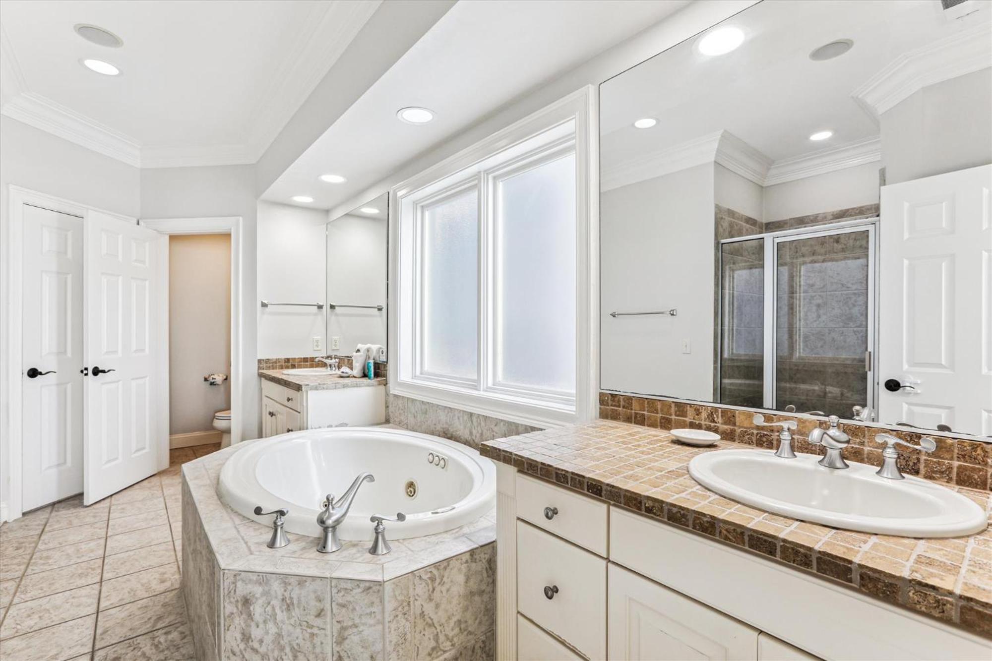 9 Singleton Place- Renovated, Oceanfront, Pool, Elevator, Free Activities Included * Hilton Head Island