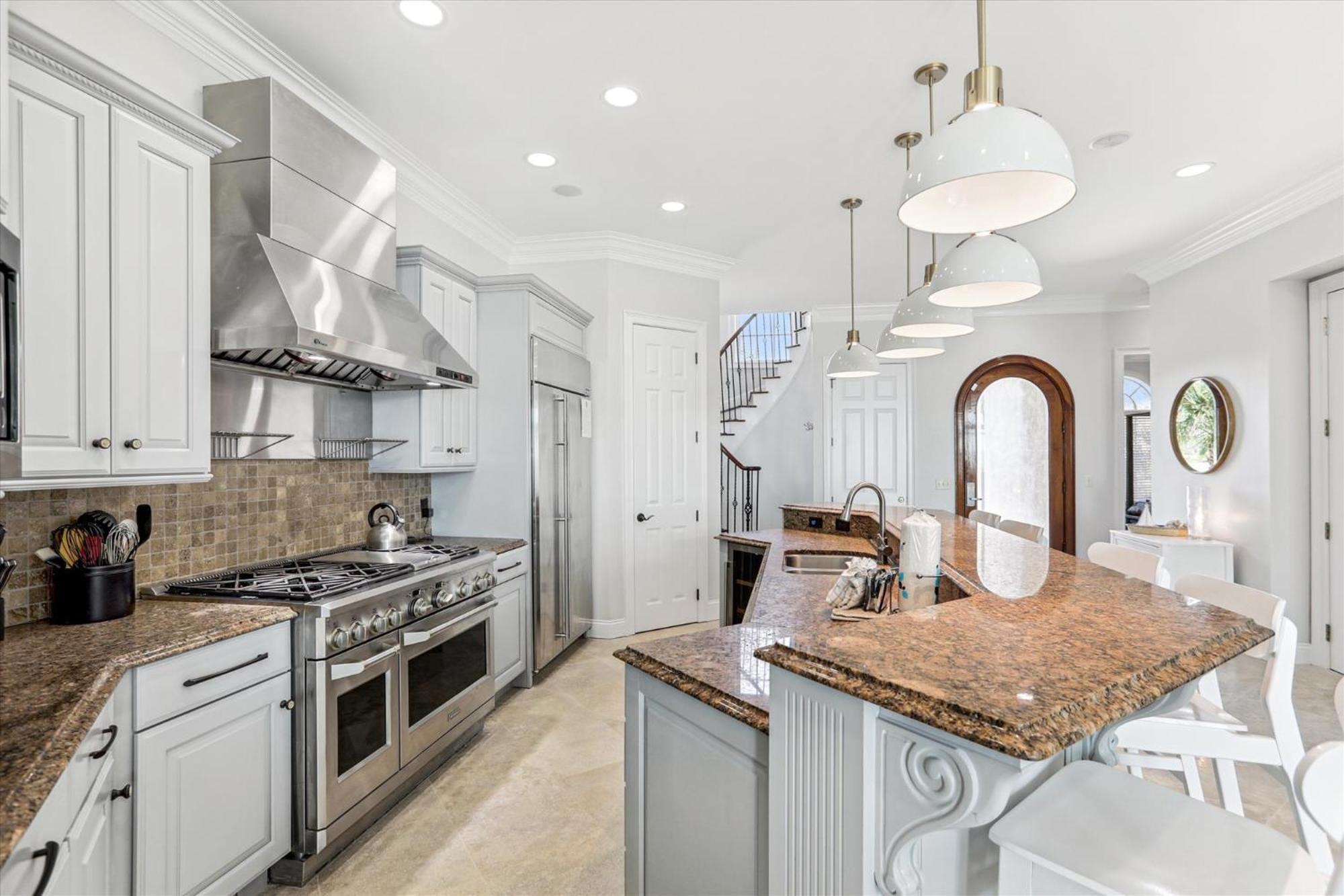 9 Singleton Place- Renovated, Oceanfront, Pool, Elevator, Free Activities Included Holiday home Hilton Head Island