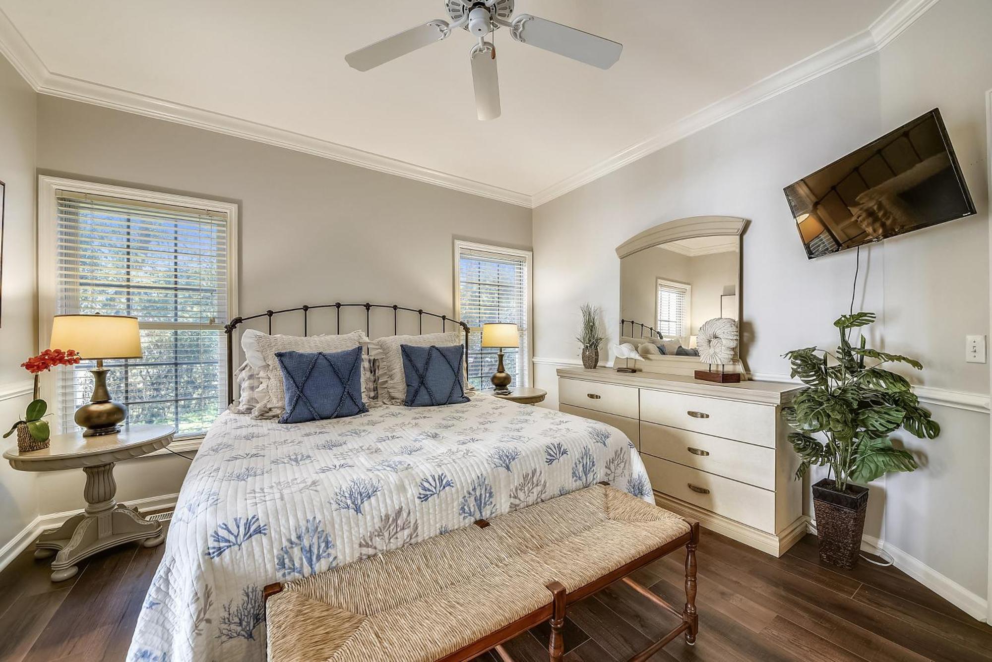 Holiday home 44 Bradley Road- Easy Walk To The Beach, Large Pool, Free Activities Included