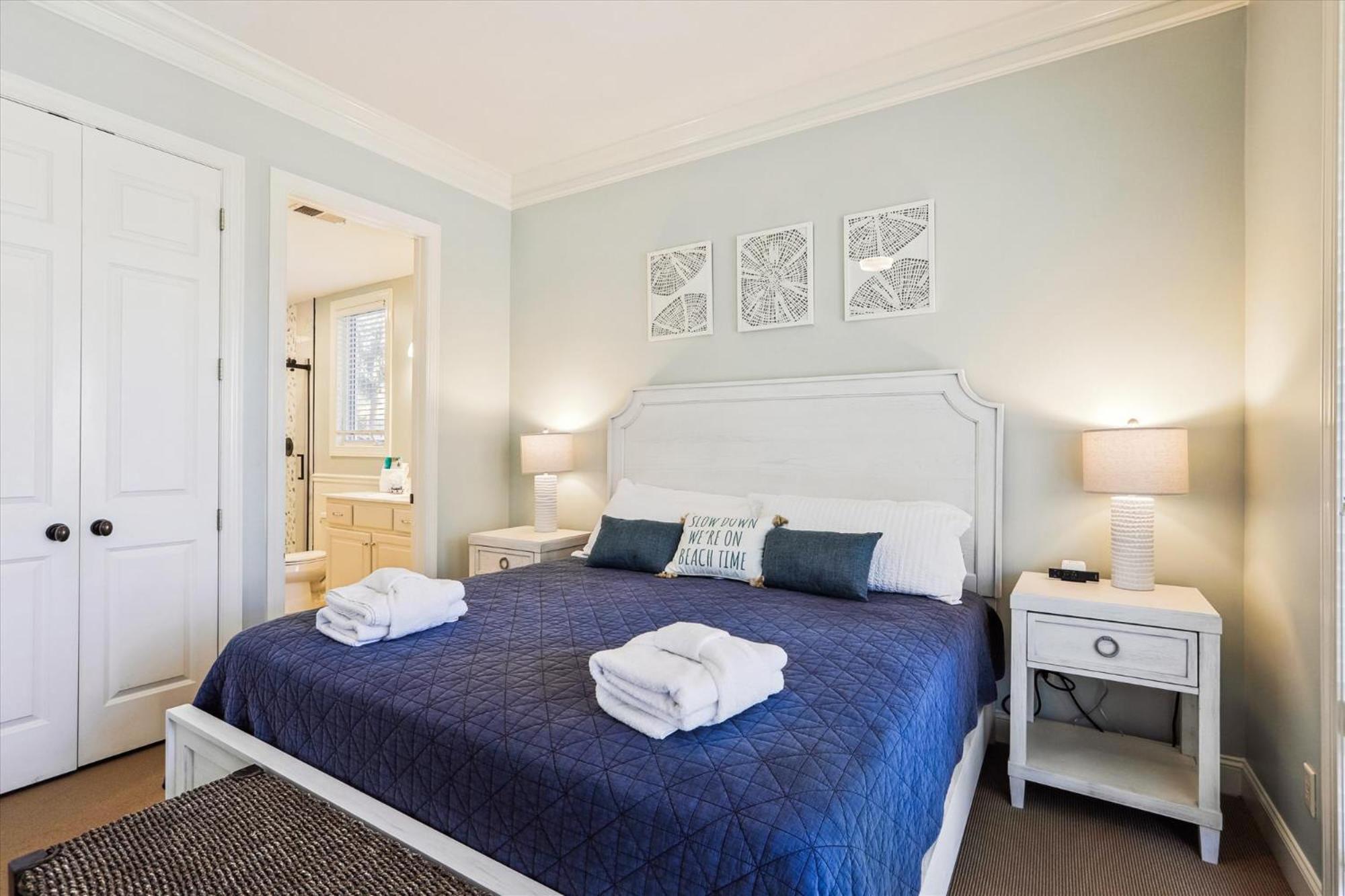 Holiday home 4 Brigantine- 2nd Row, Amazing Private Pool, Elevator, Ideal Layout, Free Activities Included Hilton Head Island
