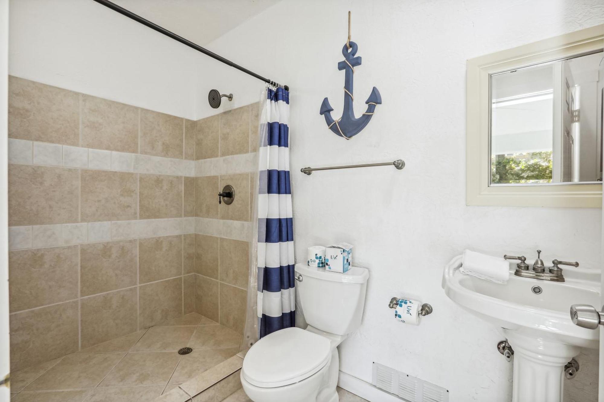 27 Corine Lane- Near Ocean With Pool, Seasonal Shuttle! Free Activities Included Holiday home