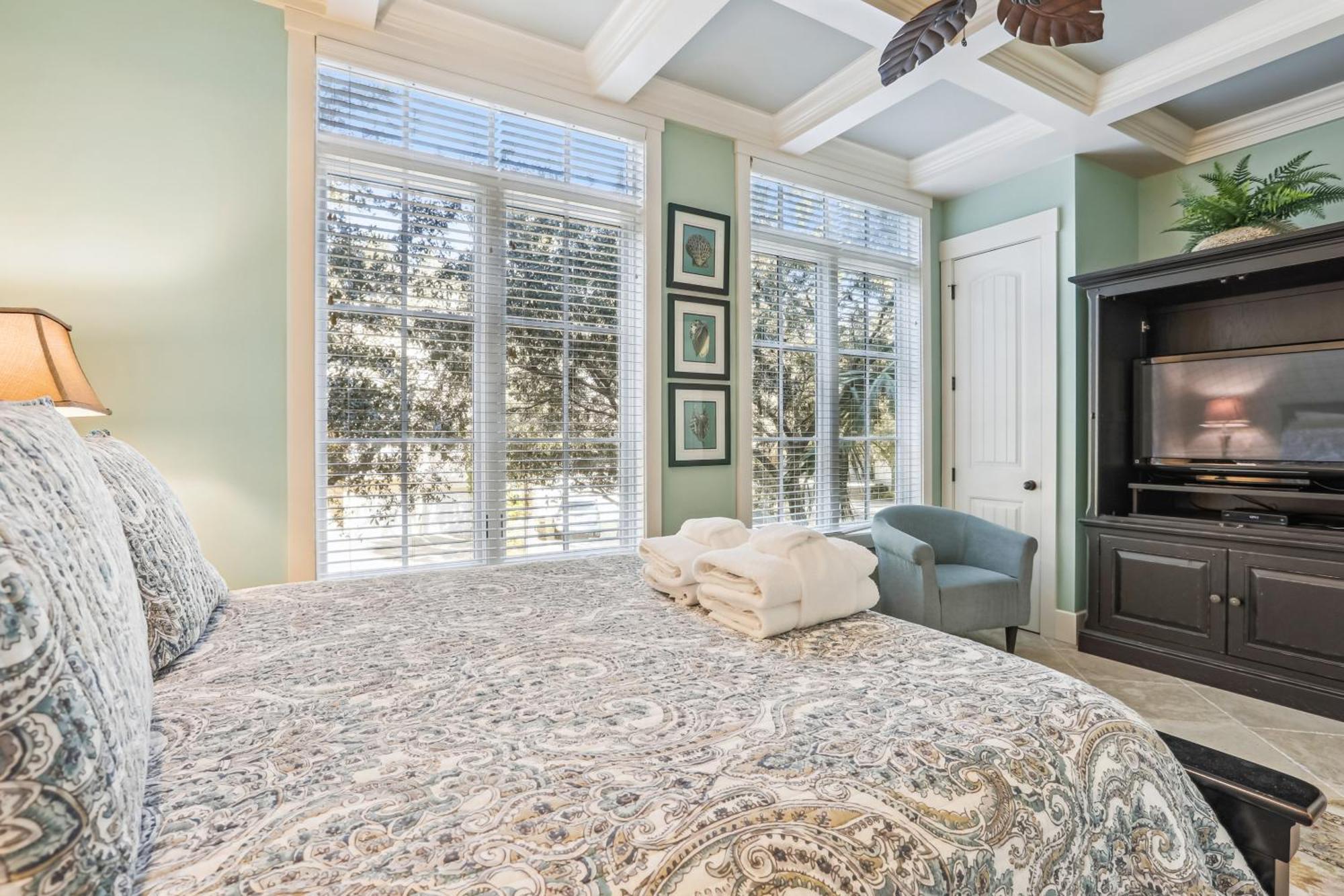 27 Corine Lane- Near Ocean With Pool, Seasonal Shuttle! Free Activities Included Holiday home
