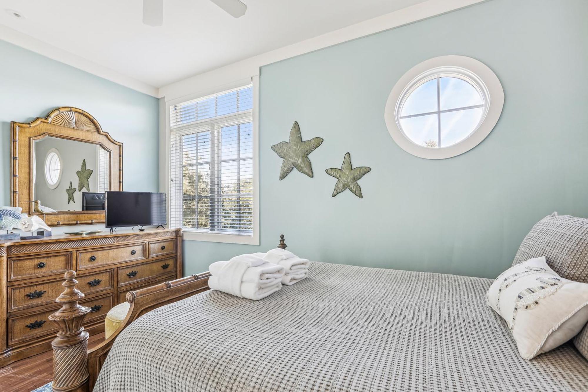 Holiday home 27 Corine Lane- Near Ocean With Pool, Seasonal Shuttle! Free Activities Included