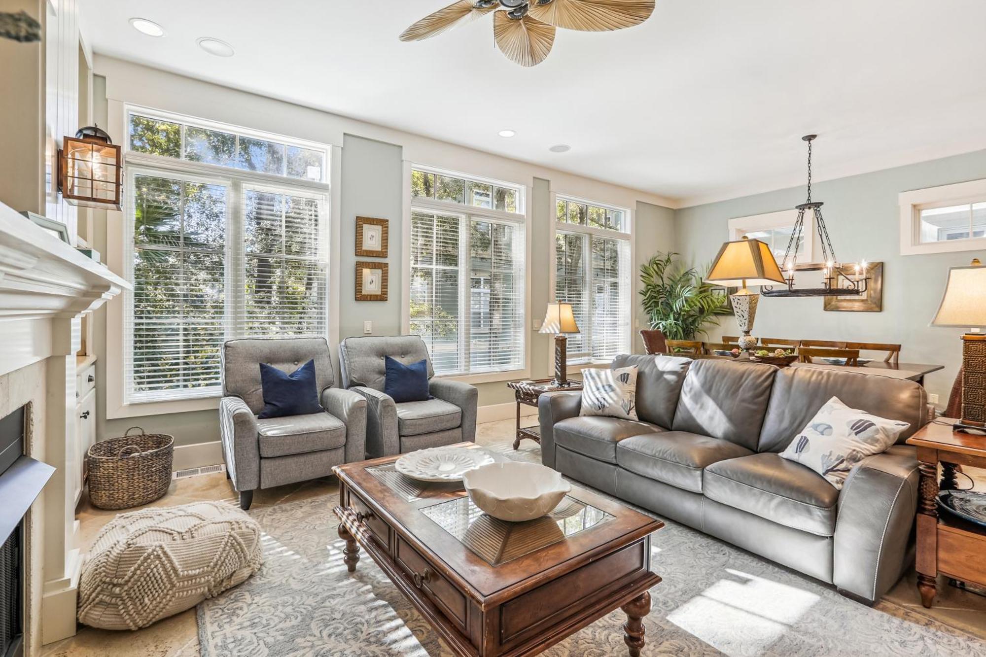 27 Corine Lane- Near Ocean With Pool, Seasonal Shuttle! Free Activities Included Holiday home