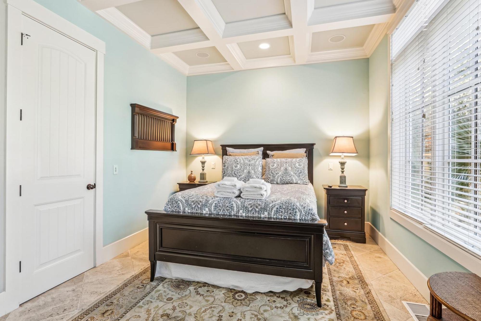 27 Corine Lane- Near Ocean With Pool, Seasonal Shuttle! Free Activities Included Holiday home Hilton Head Island