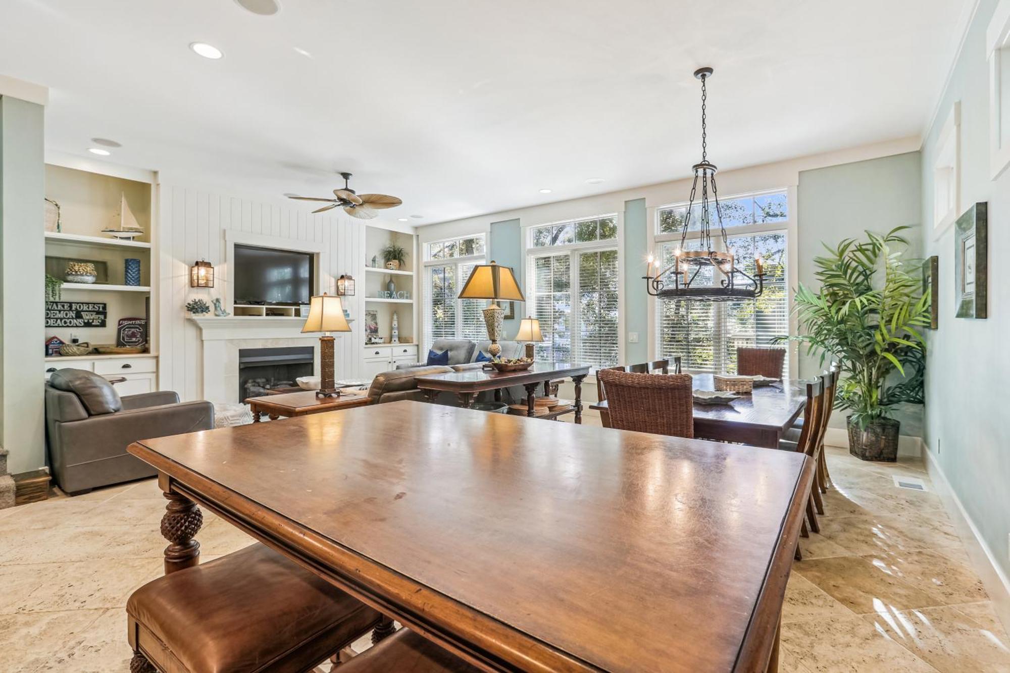 27 Corine Lane- Near Ocean With Pool, Seasonal Shuttle! Free Activities Included Holiday home