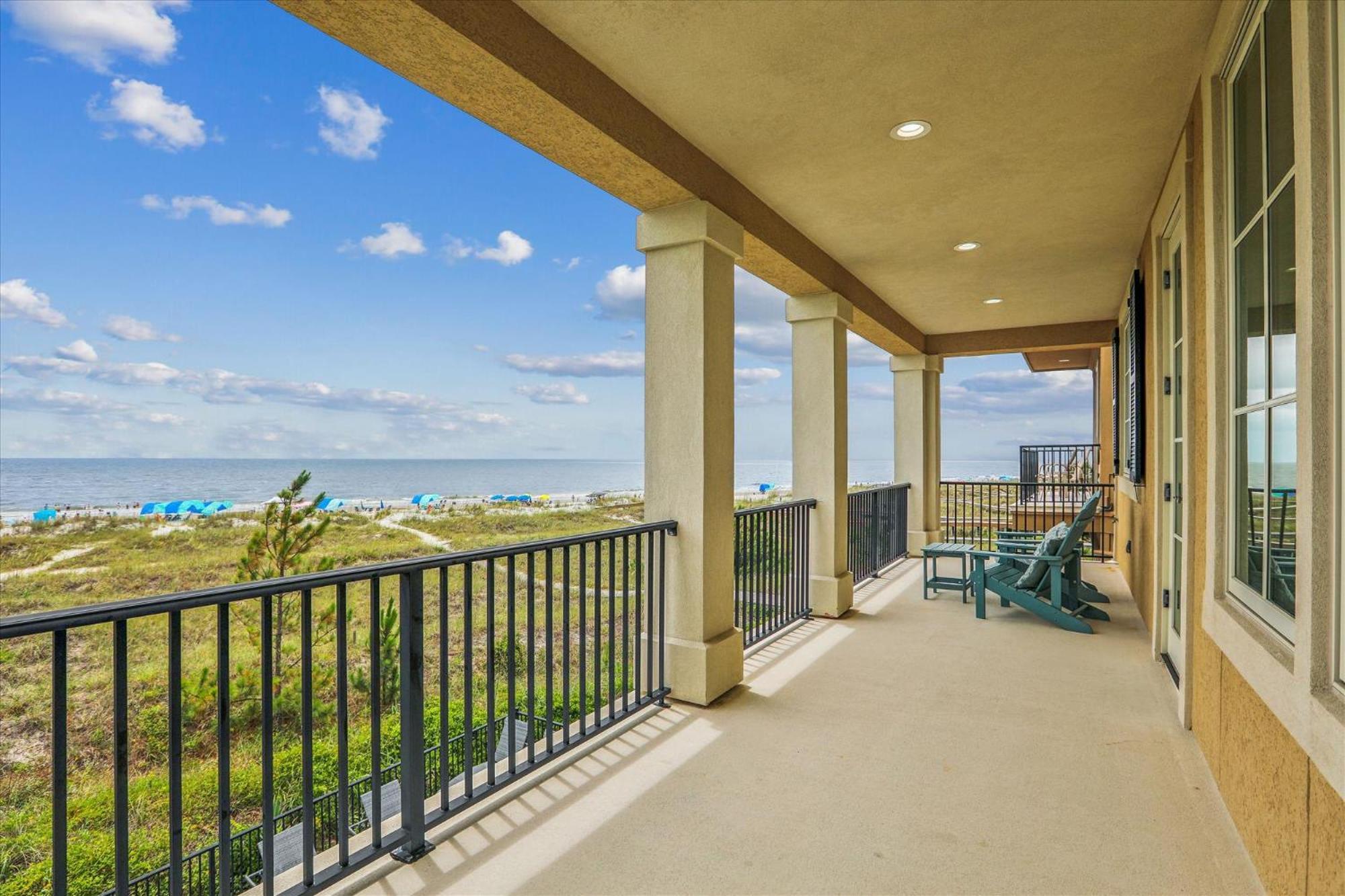 21 Horvaths Peninsula- Oceanfront, Pool, Elevator, Free Activities Included Holiday home