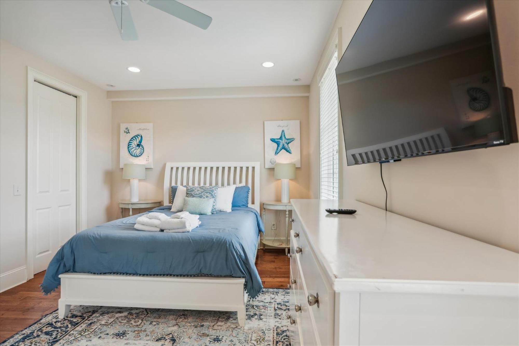 Holiday home 21 Horvaths Peninsula- Oceanfront, Pool, Elevator, Free Activities Included *