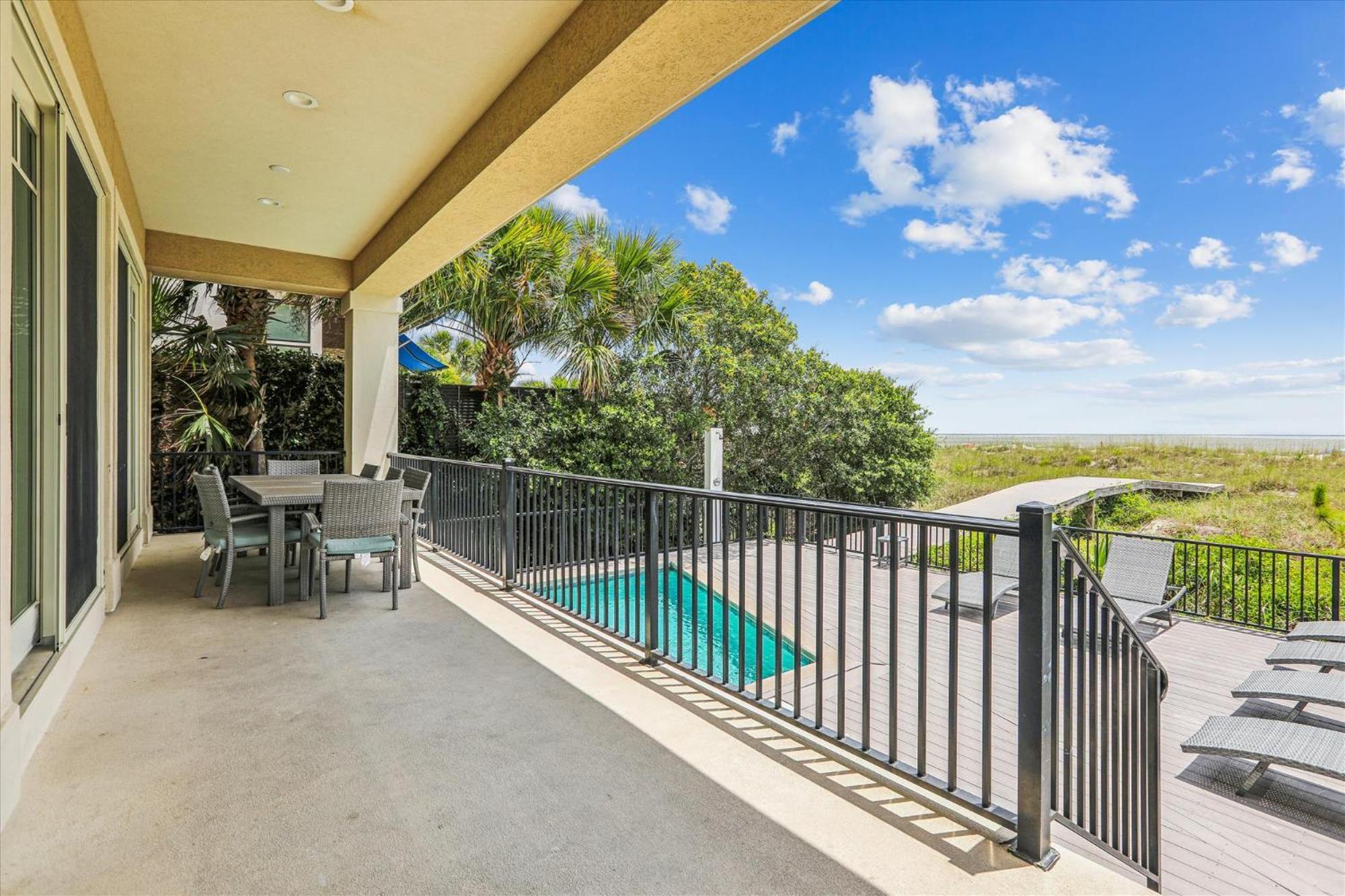 Holiday home 21 Horvaths Peninsula- Oceanfront, Pool, Elevator, Free Activities Included Hilton Head Island