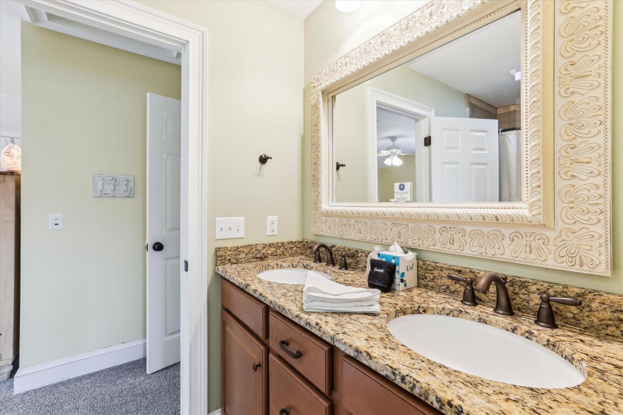 Holiday home 13 Moonshell Rd- Near Ocean,huge Pool,fully Fenced Backyard! Free Activities! *