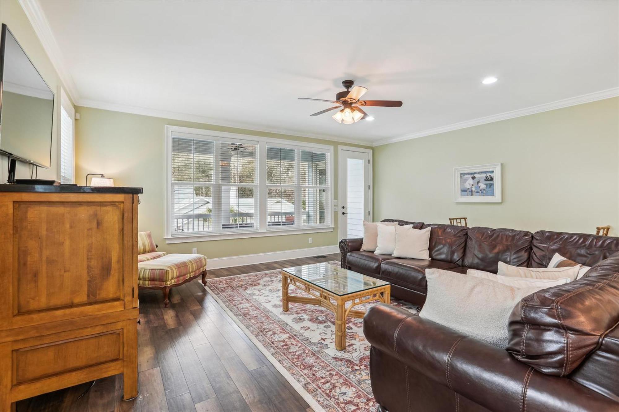 Holiday home 13 Moonshell Rd- Near Ocean,huge Pool,fully Fenced Backyard! Free Activities! *