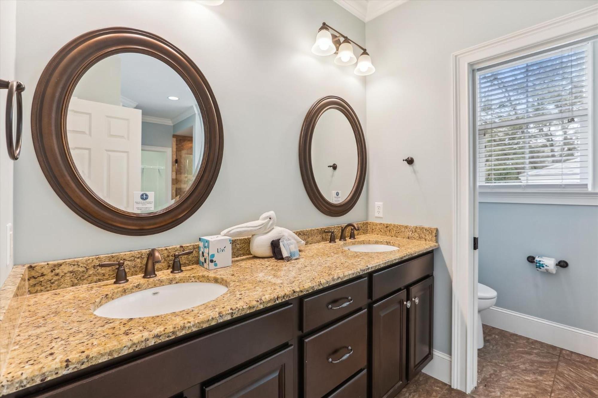 13 Moonshell Rd- Near Ocean,huge Pool,fully Fenced Backyard! Free Activities!