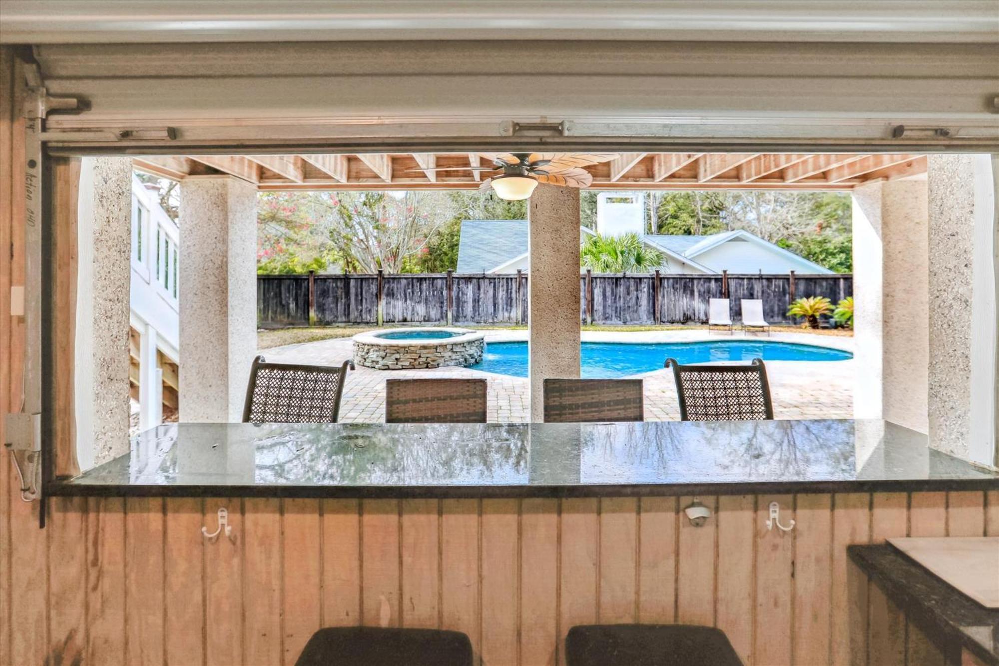13 Moonshell Rd- Near Ocean,huge Pool,fully Fenced Backyard! Free Activities! *