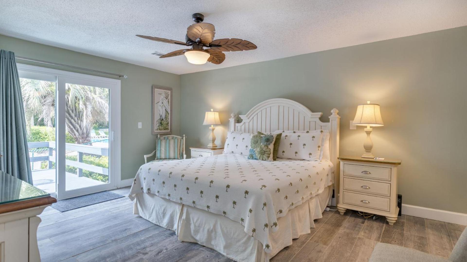 Villa Coastal Getaway, Chef's Kitchen, Golf *