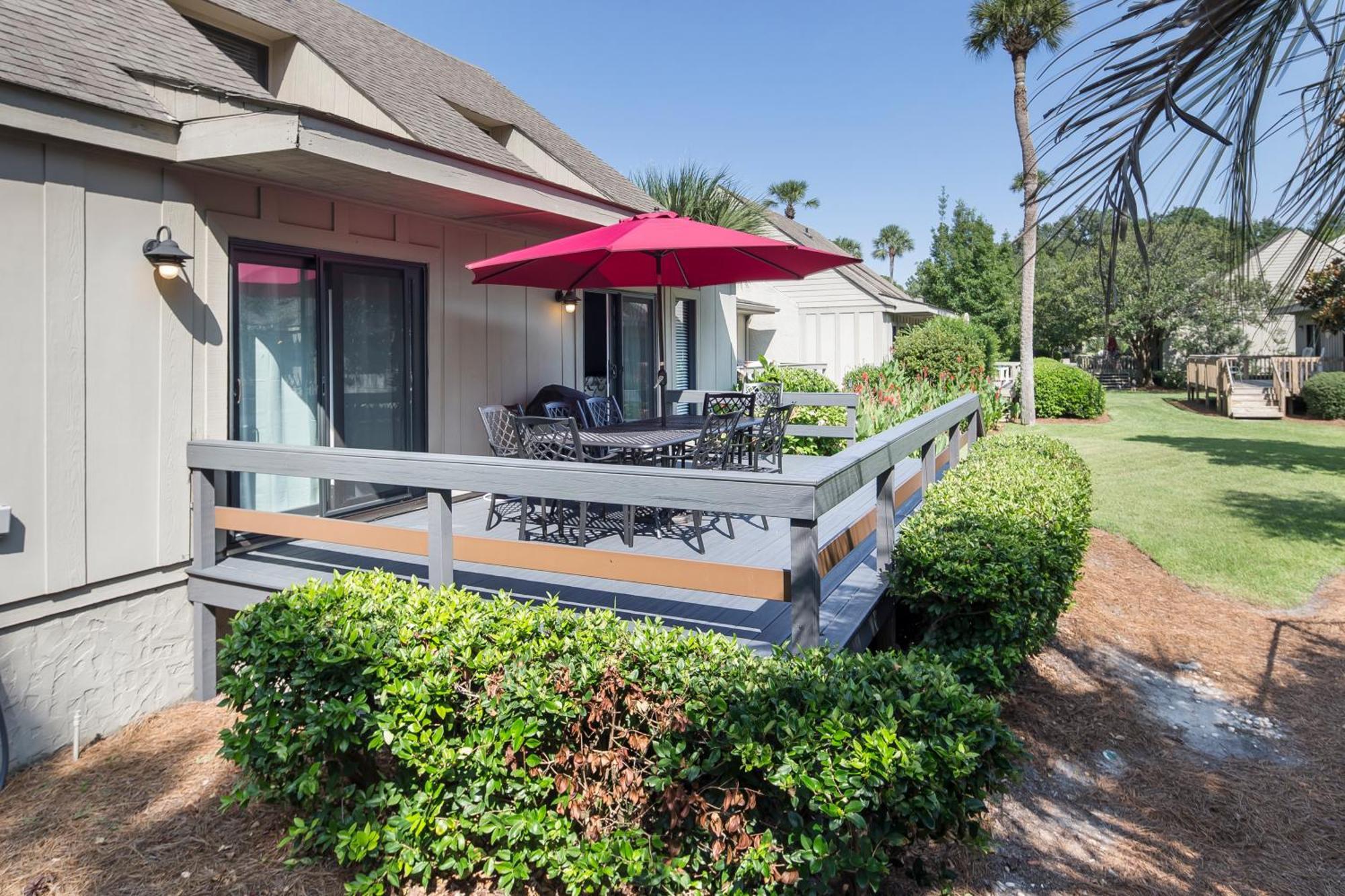 Coastal Getaway, Chef's Kitchen, Golf Villa Hilton Head Island