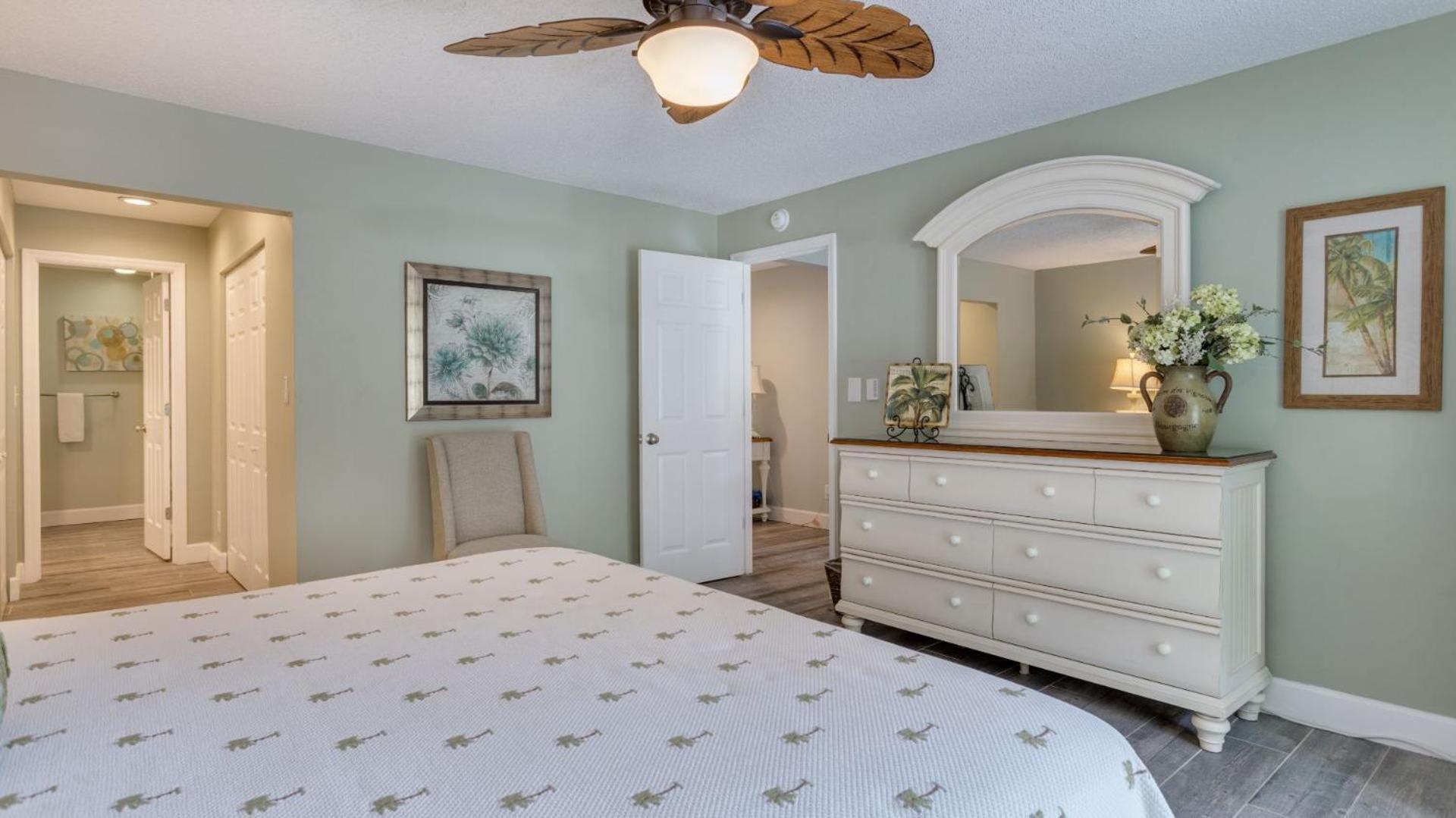 Coastal Getaway, Chef's Kitchen, Golf Villa *