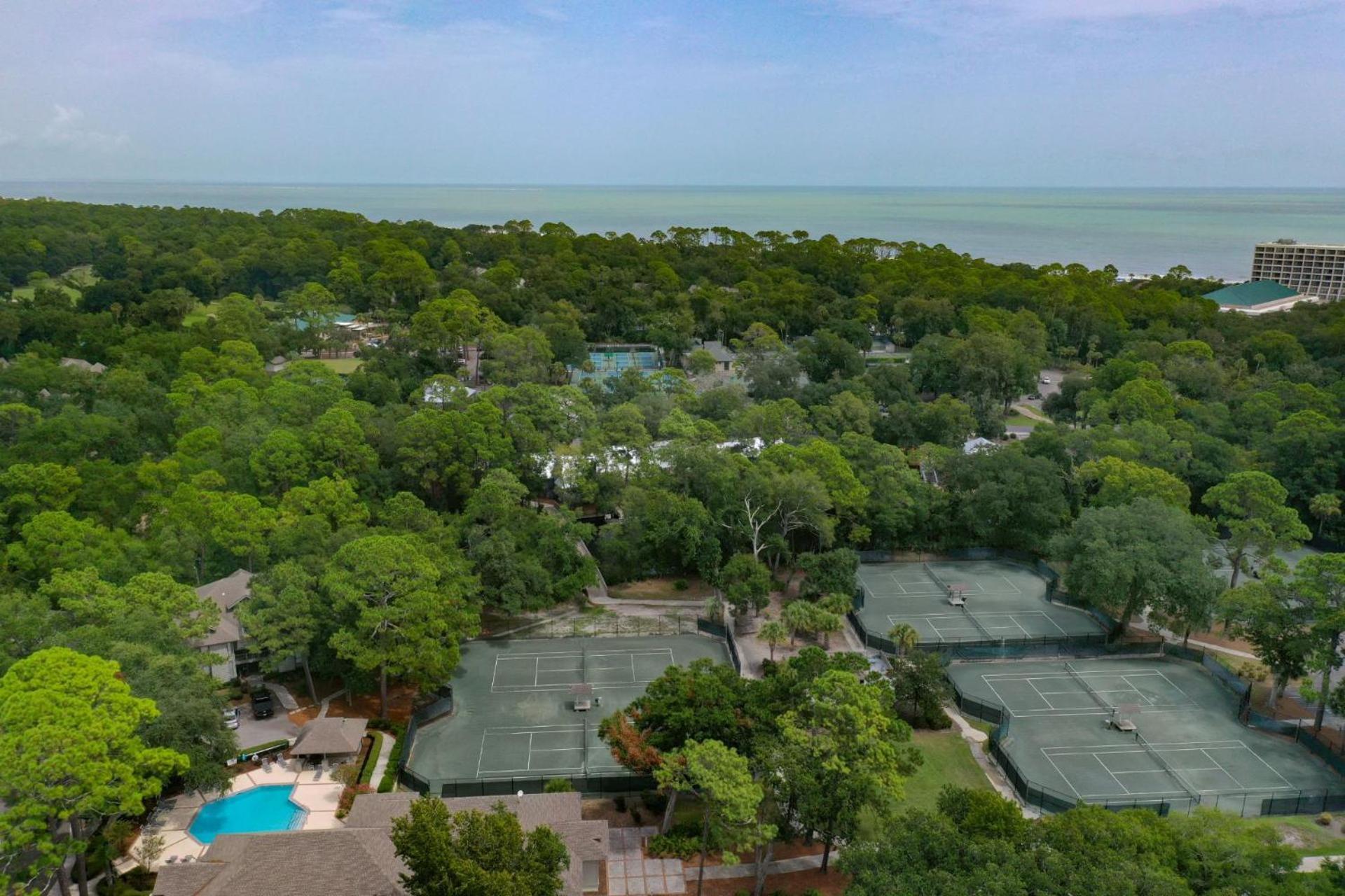 Complex Pool, Family Getaway, Golf Villa