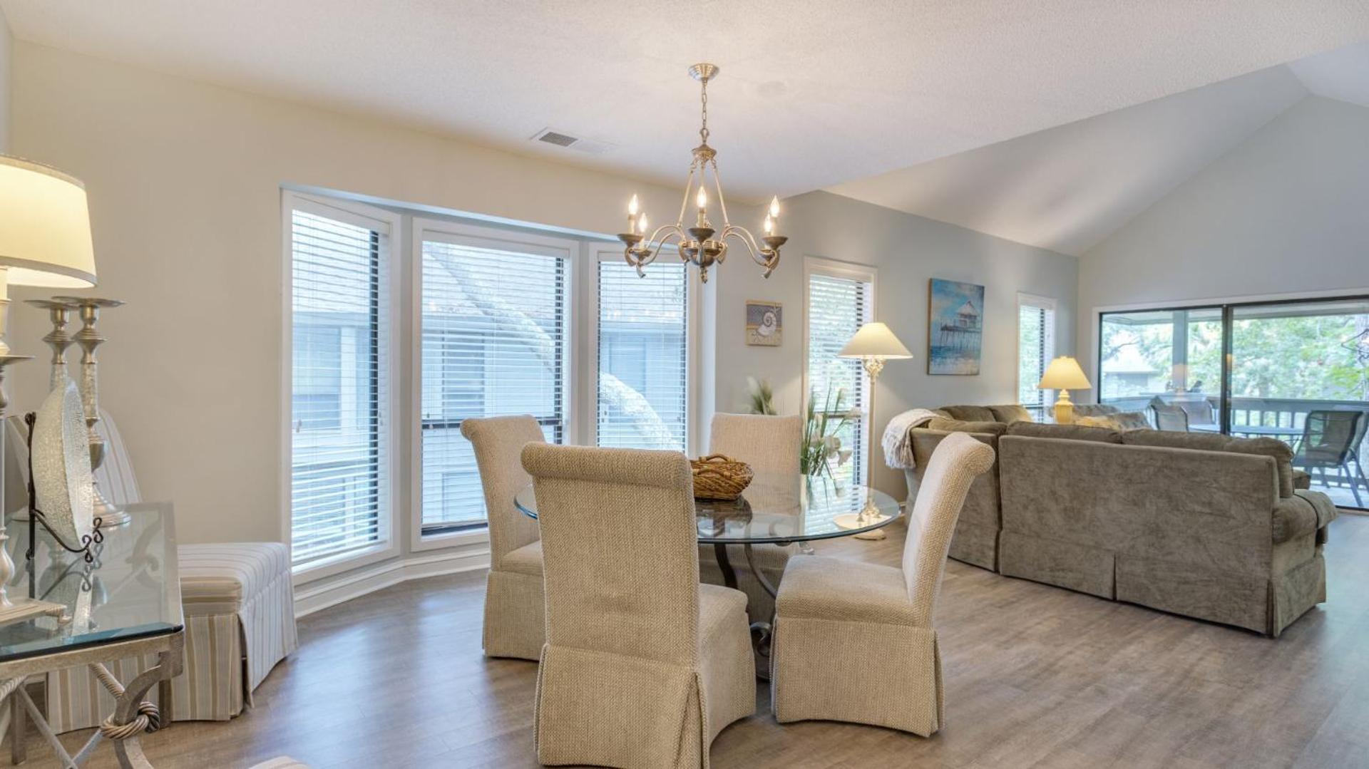 Villa Complex Pool, Family Getaway, Golf Hilton Head Island