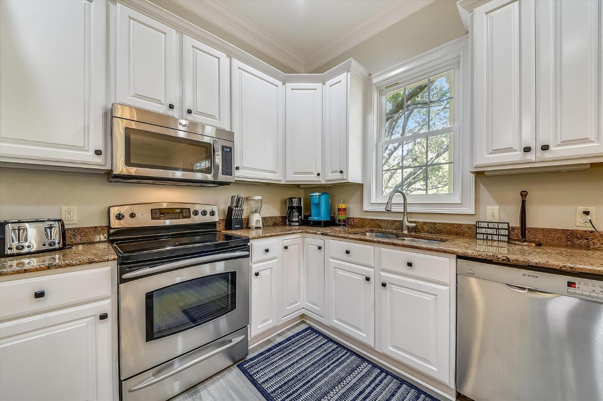 5 Henry Lane- Near Ocean, Private Pool, Pet Friendly, Free Activities Included *