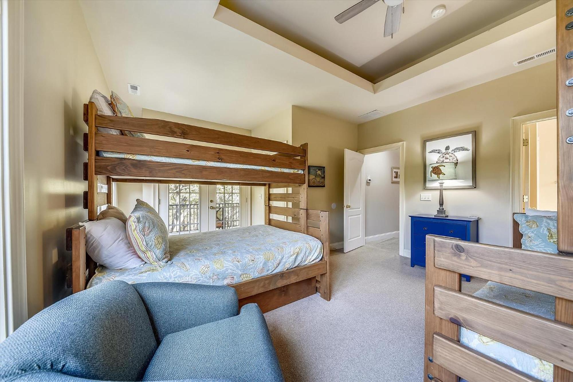 Holiday home 5 Henry Lane- Near Ocean, Private Pool, Pet Friendly, Free Activities Included *