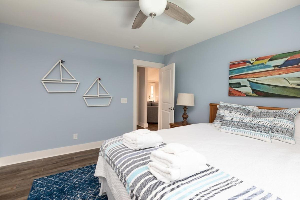 Steps To 3 Bed 2 Bath With Private Pool *