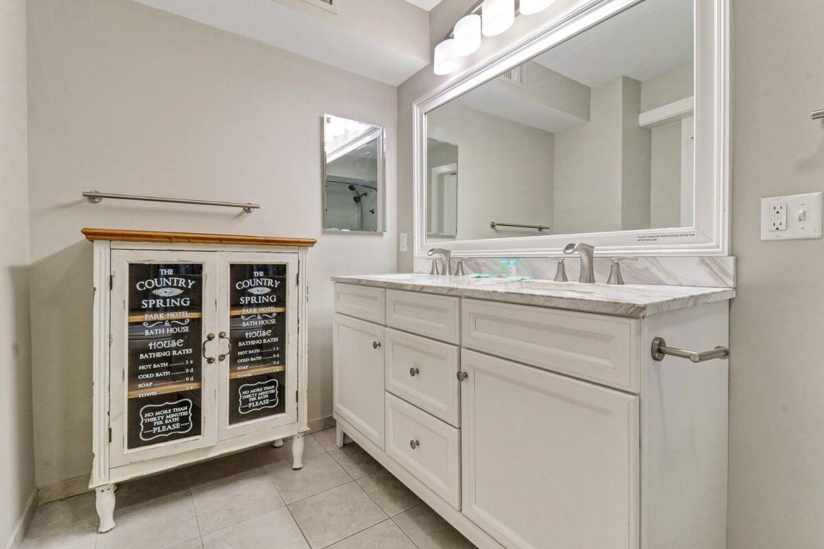 Living - 3 Bed 2 Bath Seascape - Just Steps To The Hilton Head Island