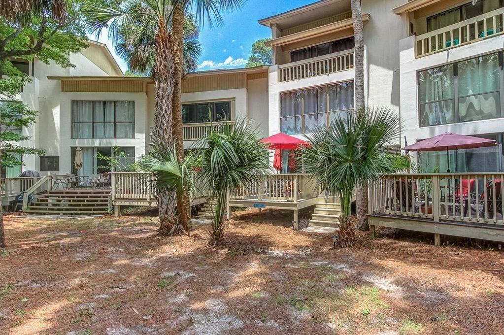 Living - 3 Bed 2 Bath Seascape - Just Steps To The Holiday home Hilton Head Island