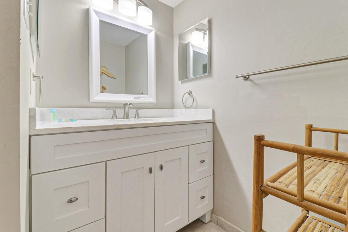 Living - 3 Bed 2 Bath Seascape - Just Steps To The