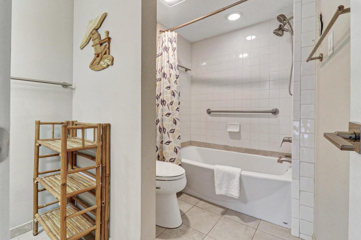 Living - 3 Bed 2 Bath Seascape - Just Steps To The Holiday home