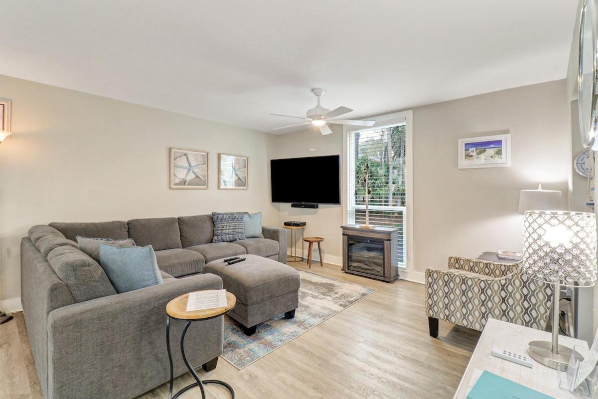 Living - 3 Bed 2 Bath Seascape - Just Steps To The Holiday home