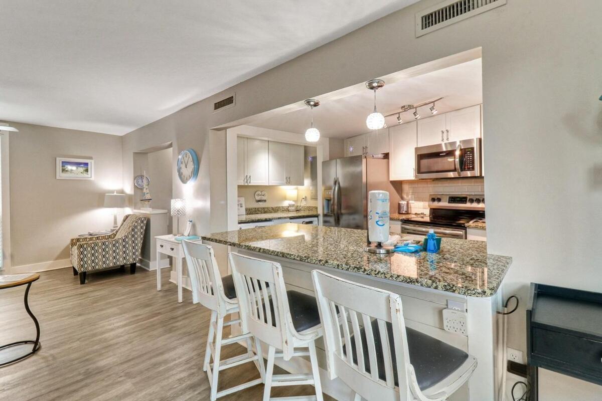 Living - 3 Bed 2 Bath Seascape - Just Steps To The Holiday home *