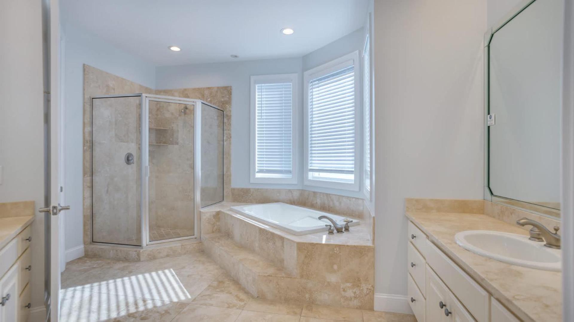 Luxury 7br W Ocean Views & Private Pool Holiday home