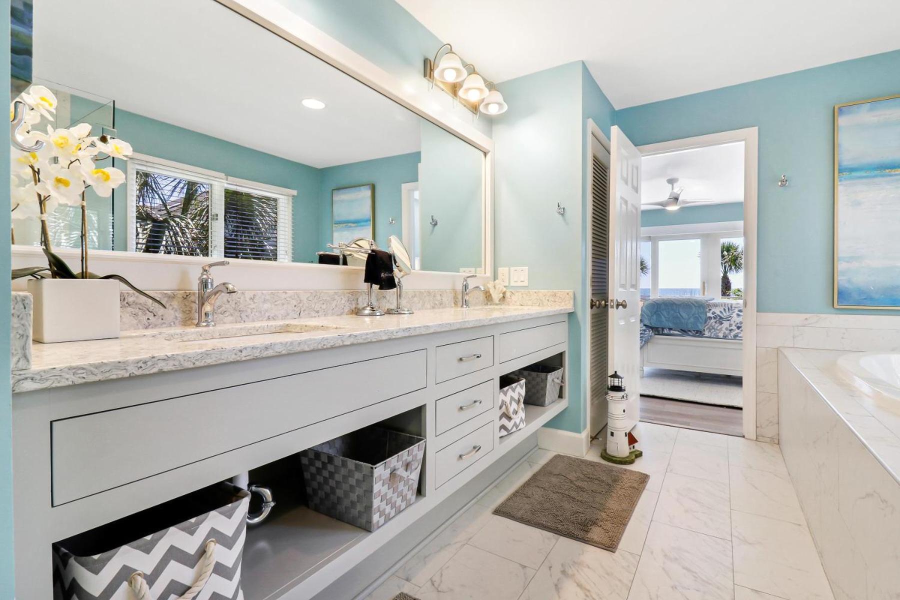 10 Ketch Villa