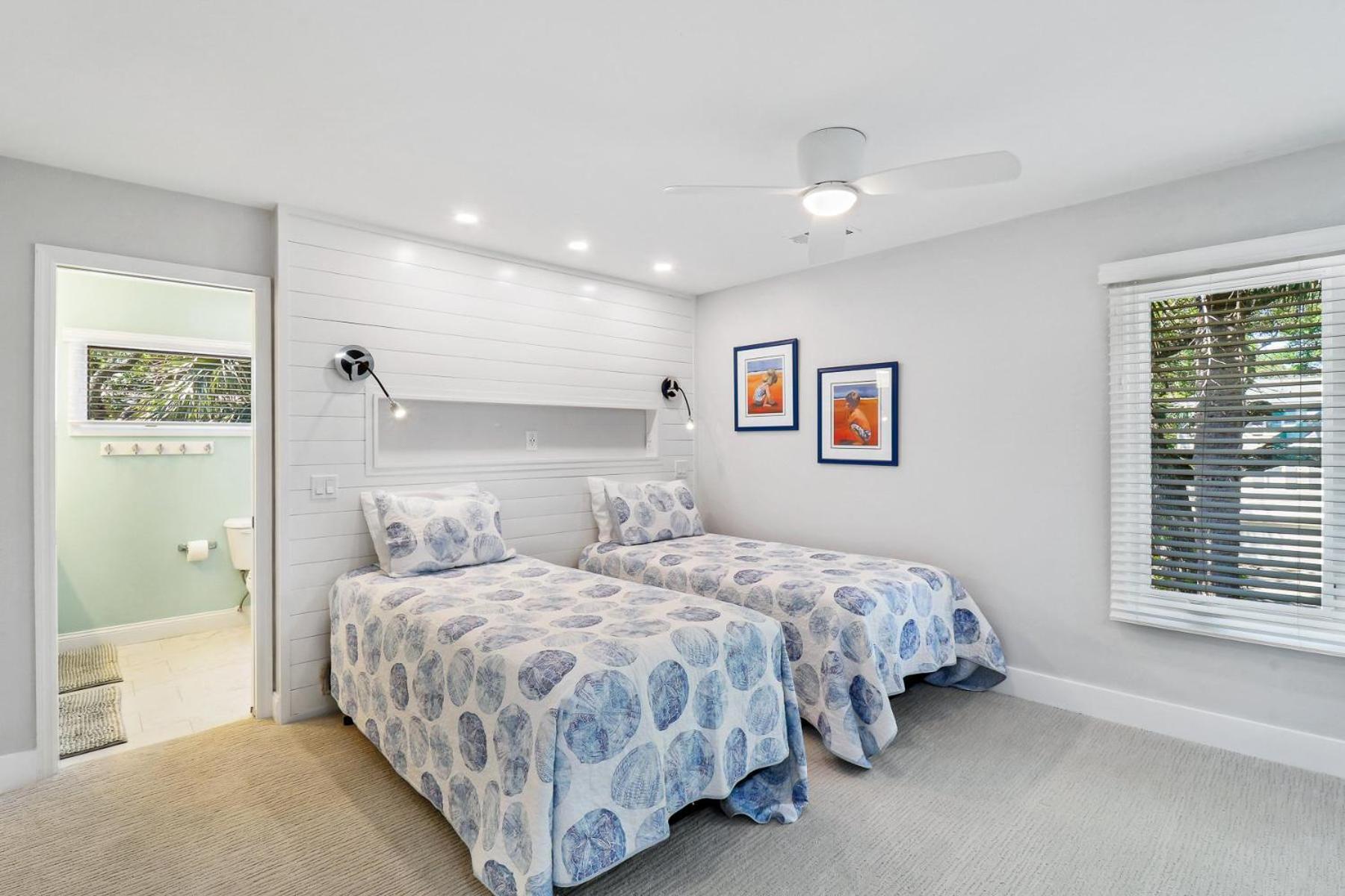 10 Ketch Villa *