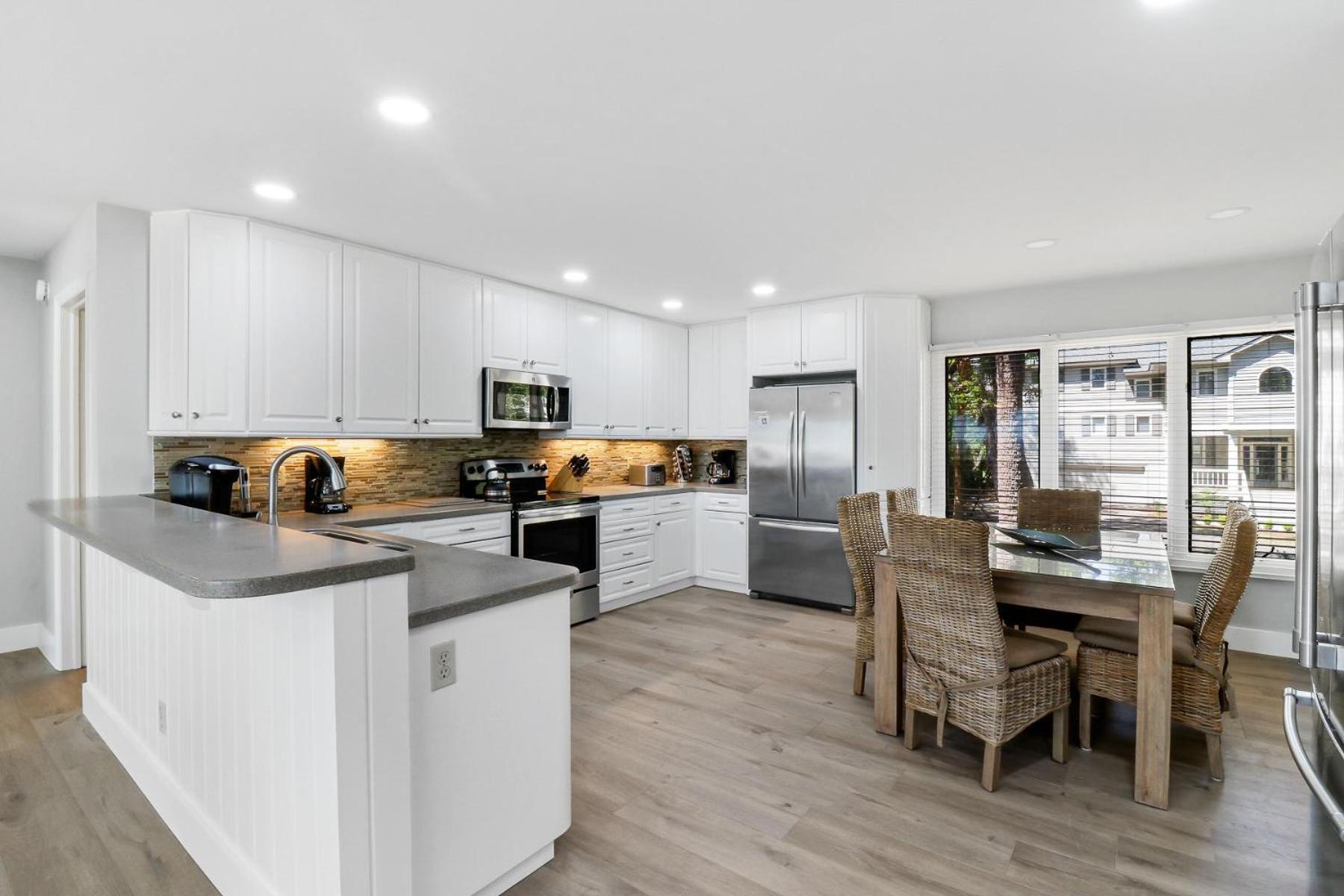 10 Ketch Villa
