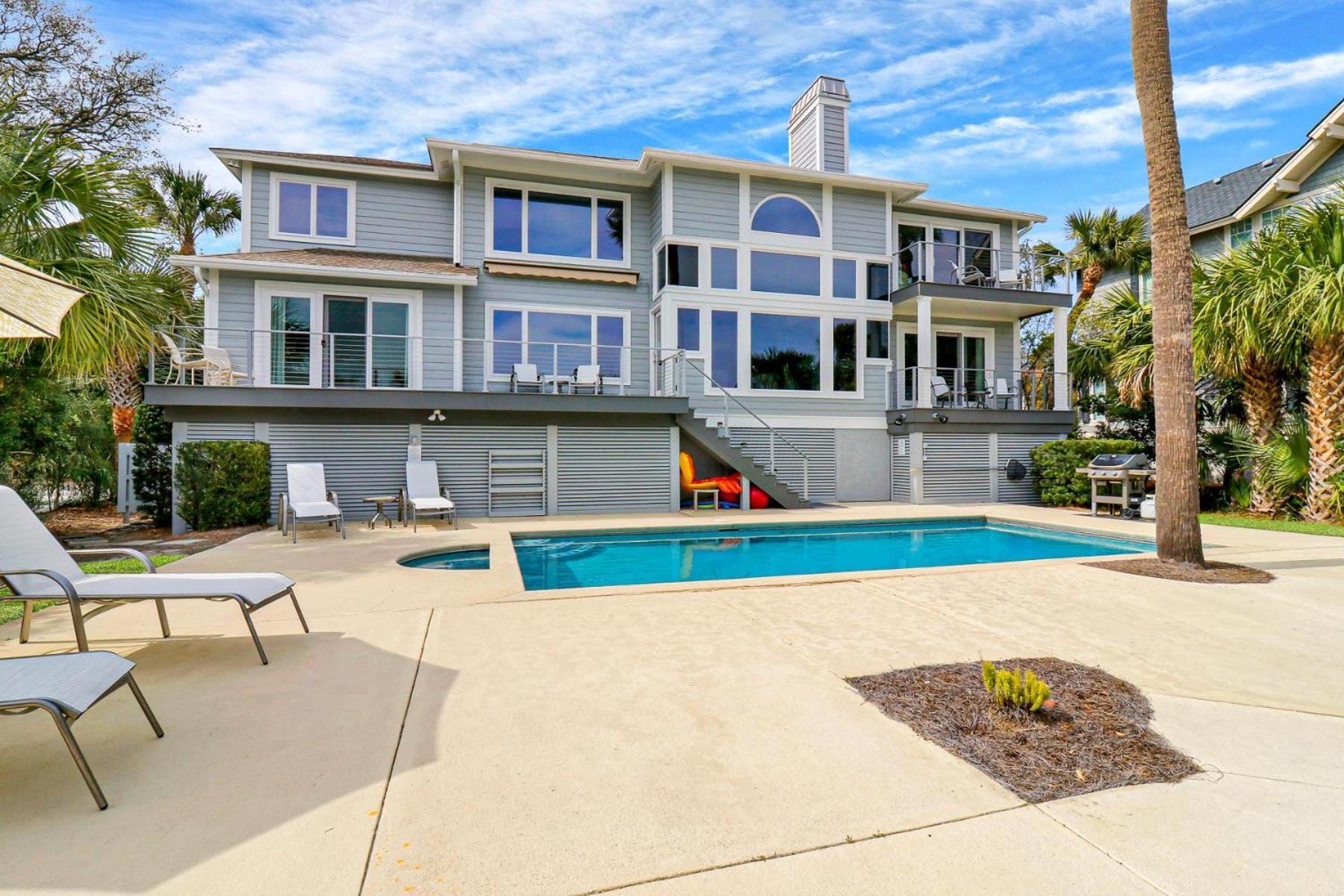 10 Ketch Villa