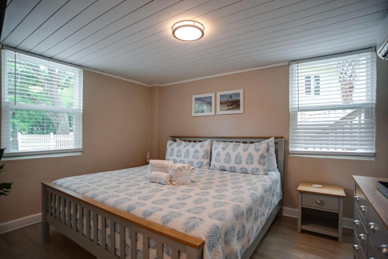 Two Unit Duplex-2m Walk Holiday home *