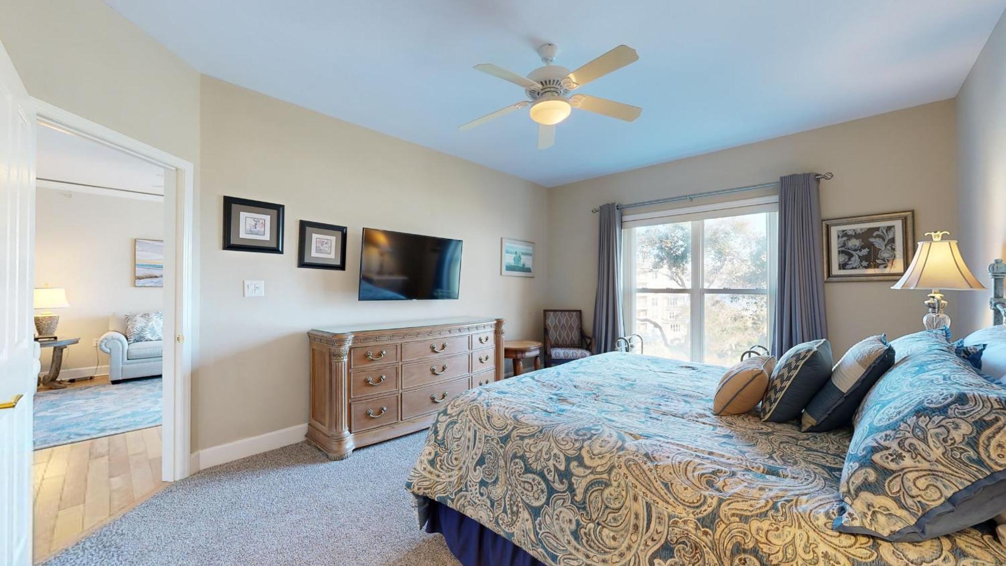 5405 Hampton Place South Villa *