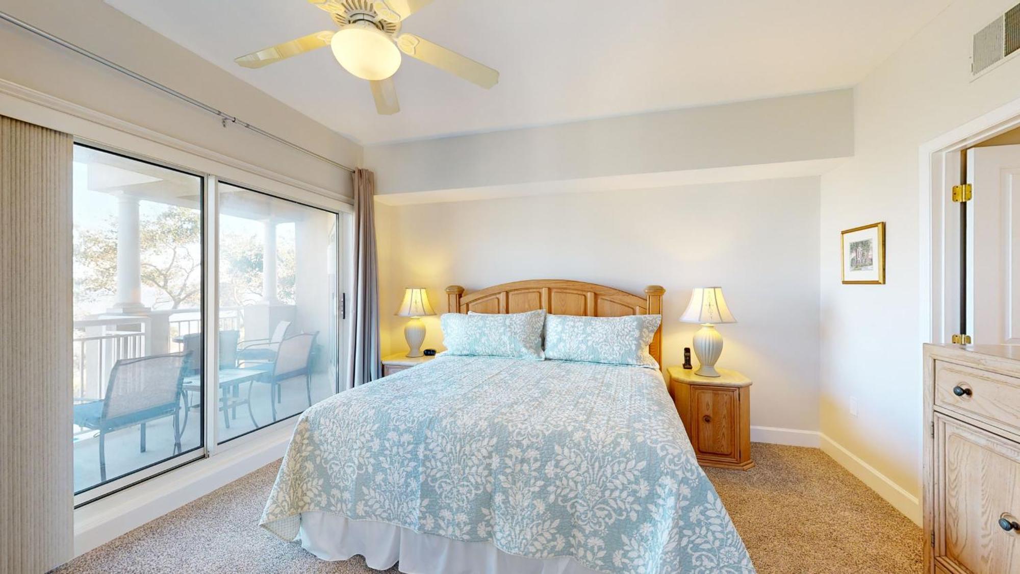 Villa 5405 Hampton Place South *