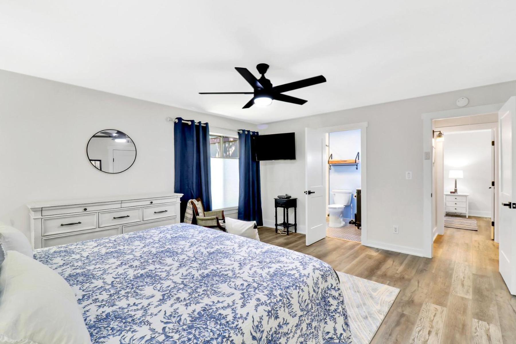 767 Queens Grant