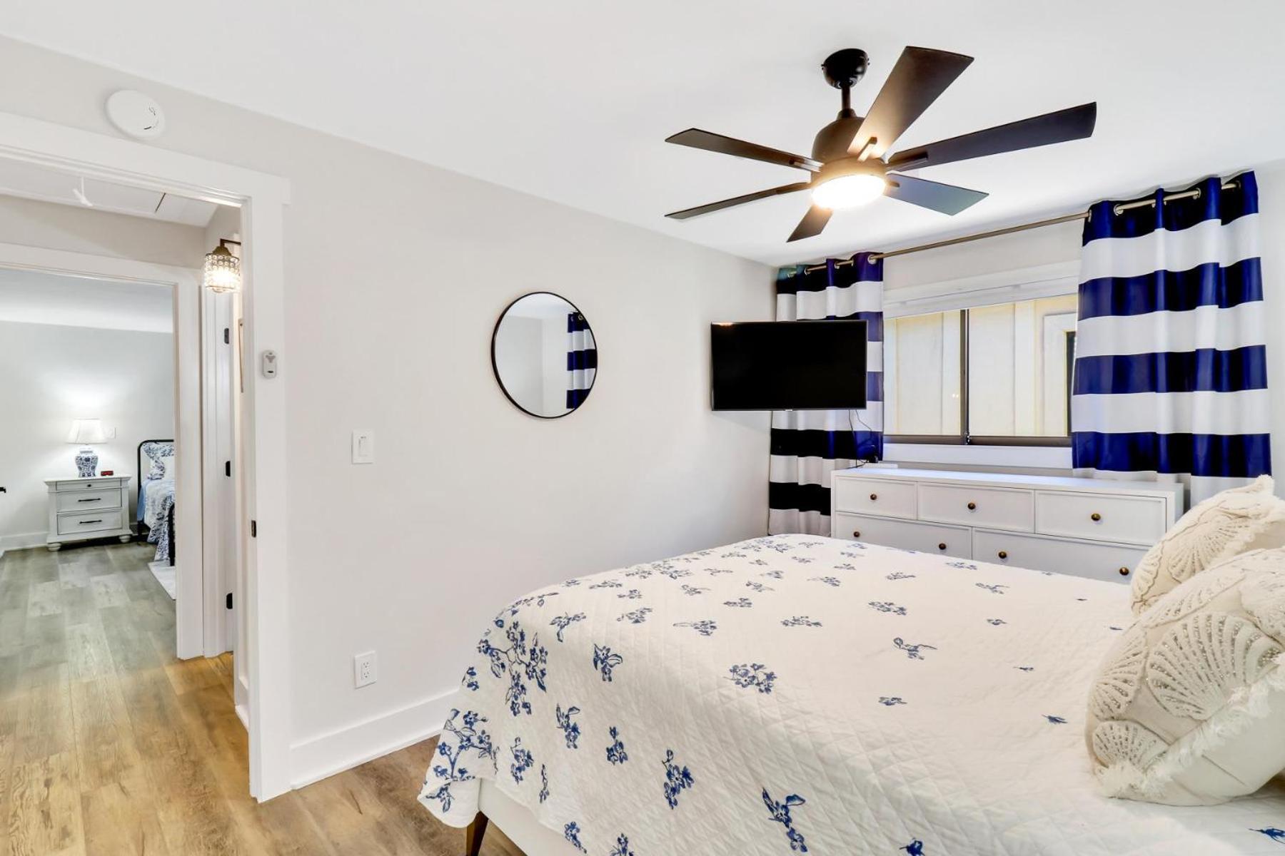 767 Queens Grant *