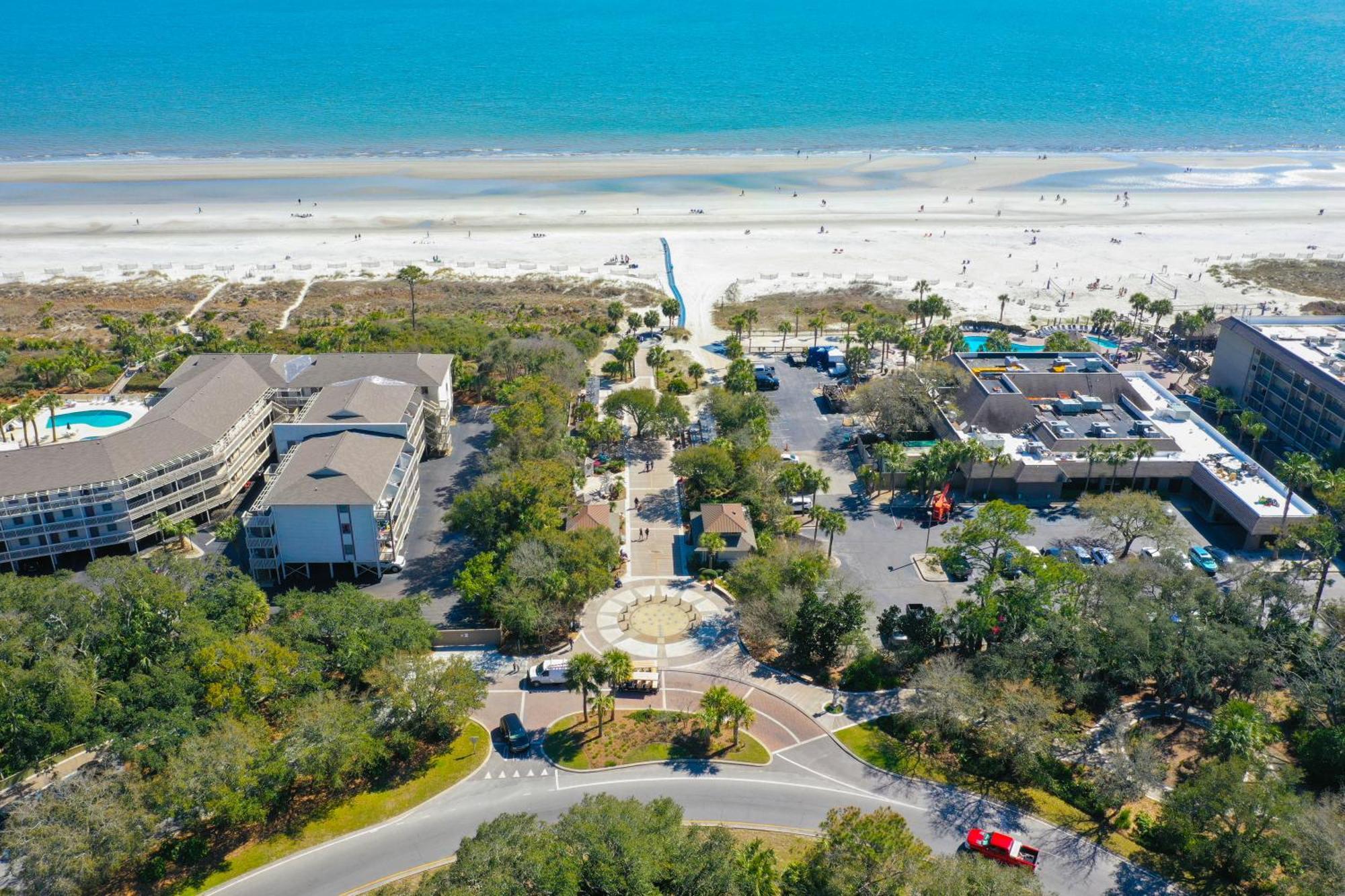 Luxury Multi Deck Family Home, Pool & Spa, Walk To Beach, Games